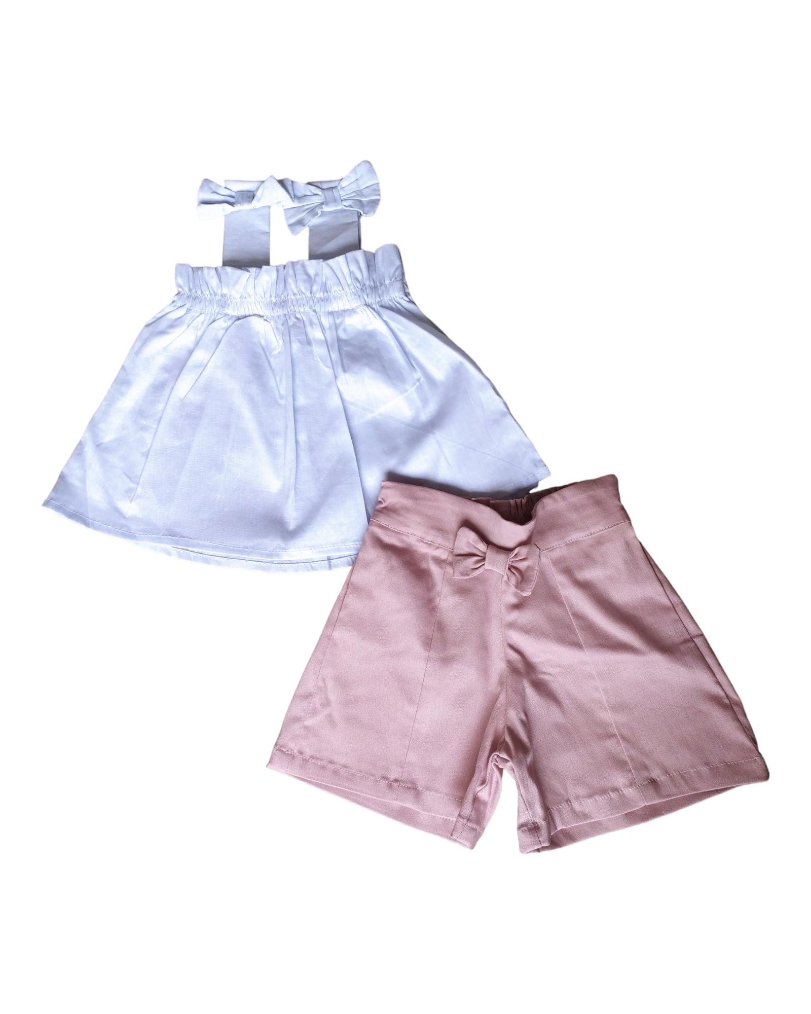 Conjunto blusa blanca tiras short rosa